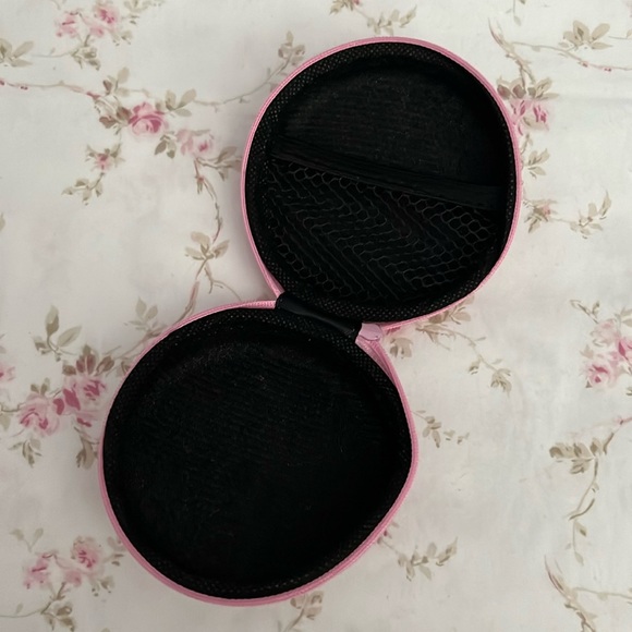 My Melody Small Circle Cable Case - Picture 2 of 3